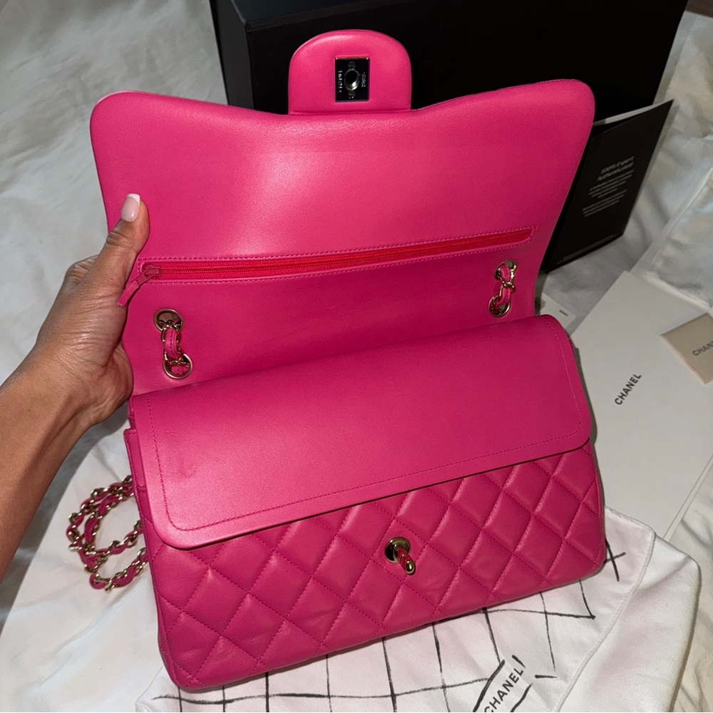 CHANEL
Classic Jumbo Double Flap Bag - Picture 5 of 16